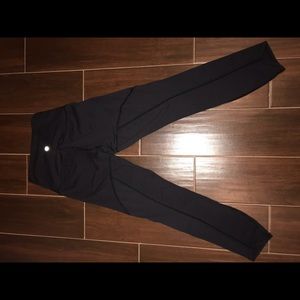 Size 4 LULULEMON Black Cropped Leggings